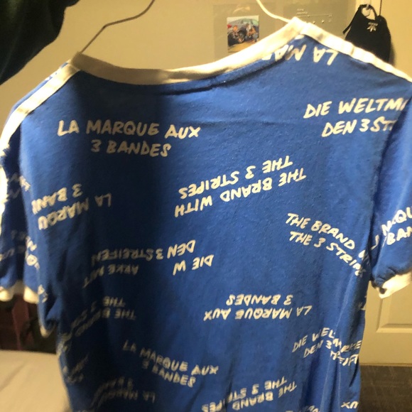 Size small adidas t-shirt - Picture 3 of 3